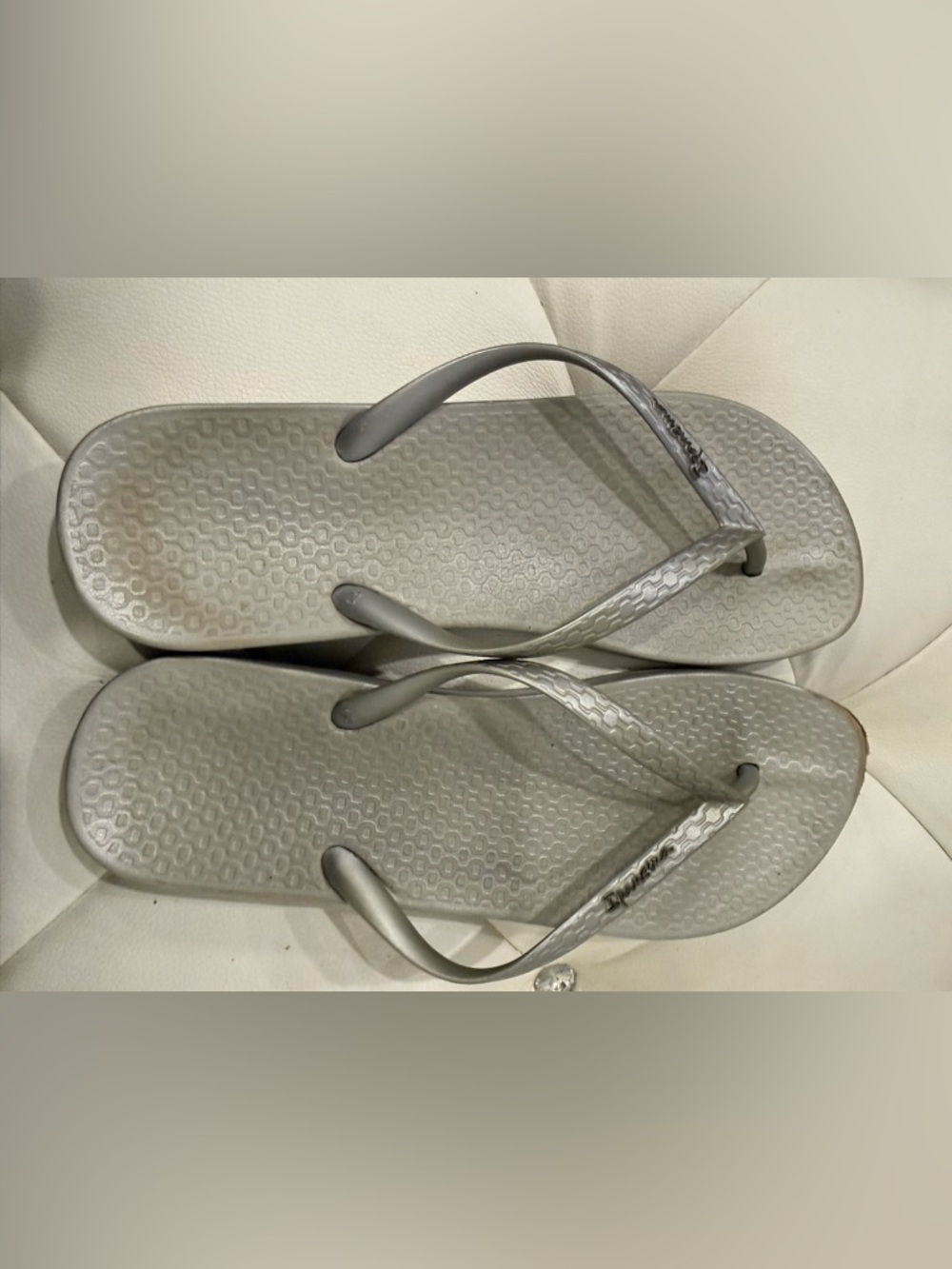 Ipanema Pearlized grey Textured Flip Flops - Picture 4 of 7